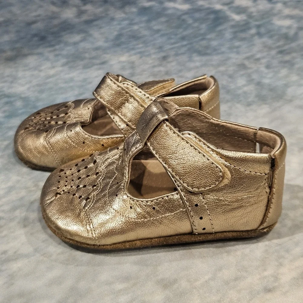 Livie‎ & Luca Gold Baby Girl Mary Jane Shoes Size 6-12M Metallic